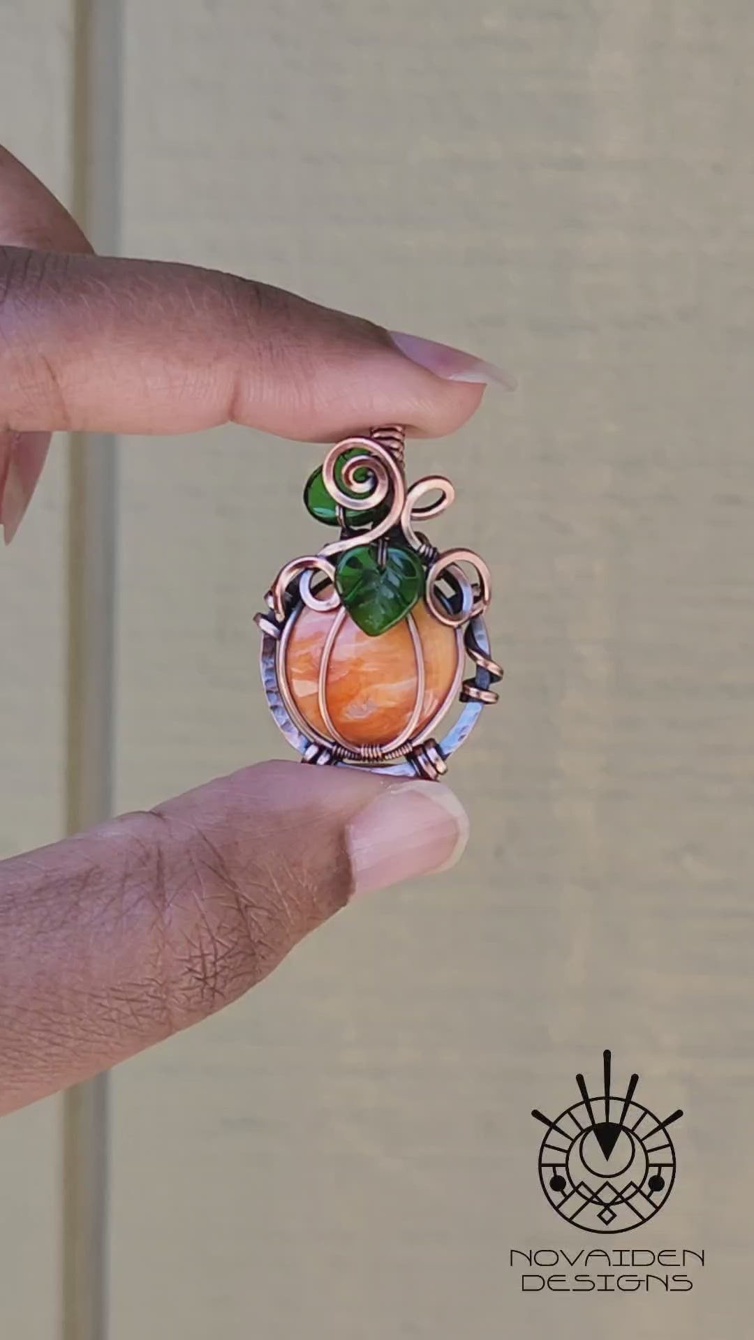 Load and play video in Gallery viewer, Spiny Oyster Shell Copper Pumpkin