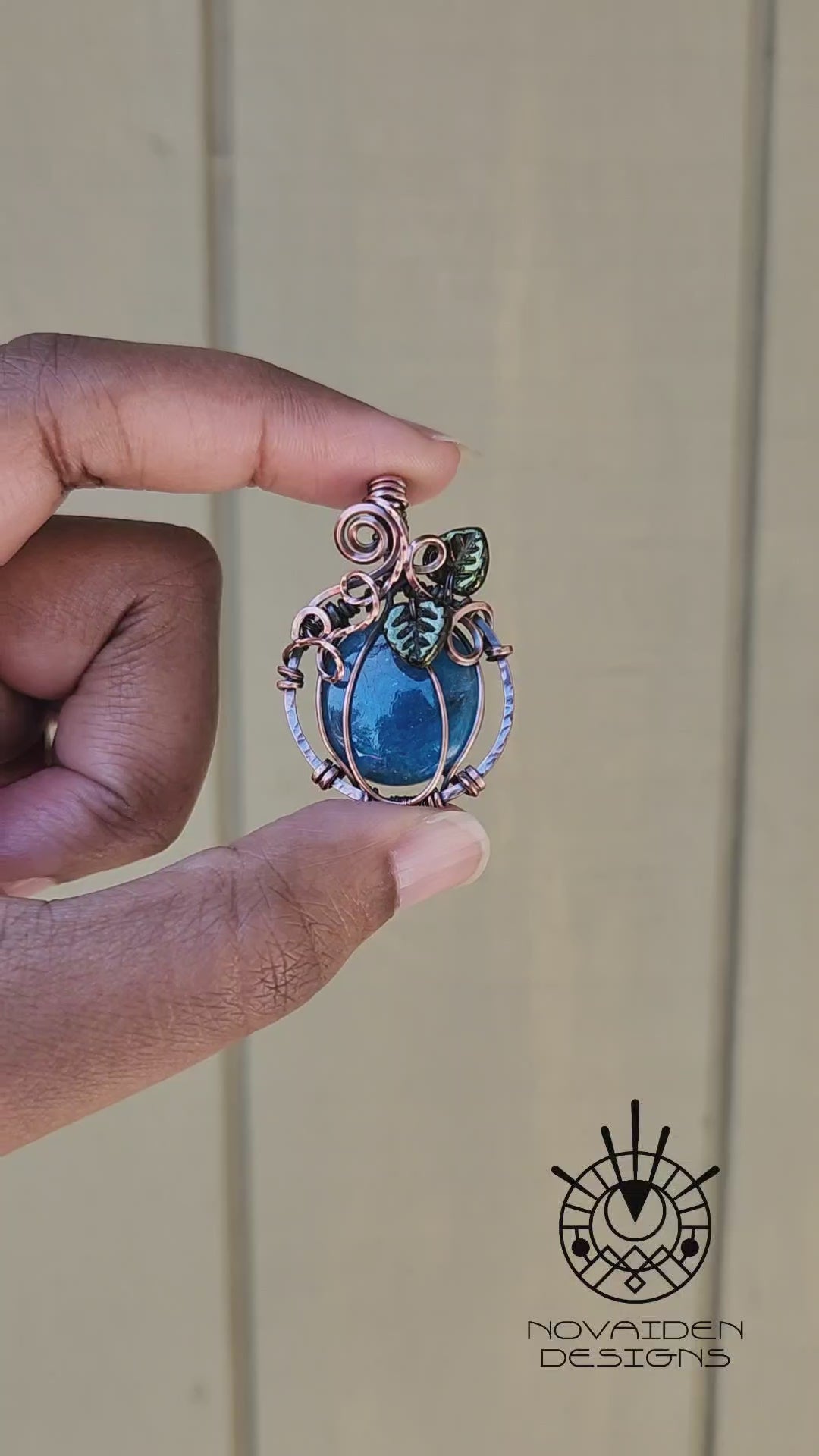 Load and play video in Gallery viewer, Neon Blue Apatite Copper Pumpkin