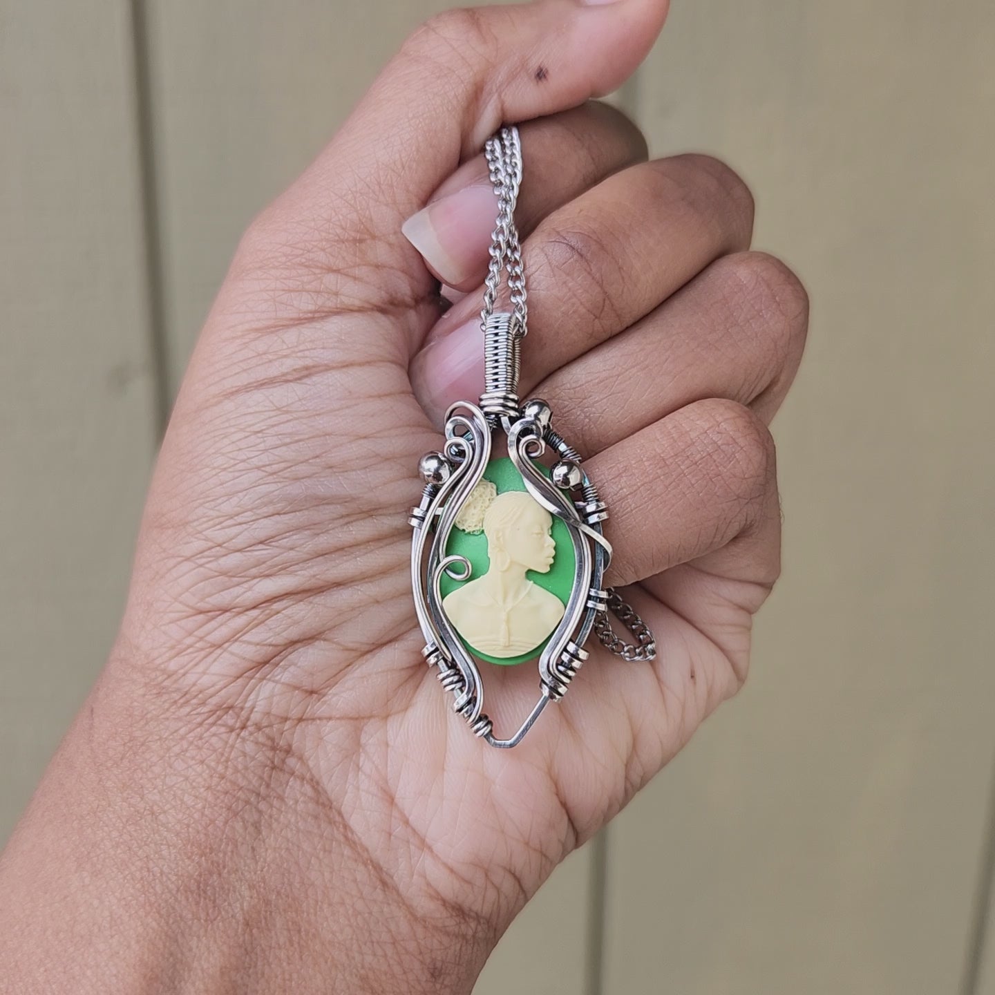 Load and play video in Gallery viewer, Black Beauty Green Cameo Necklace