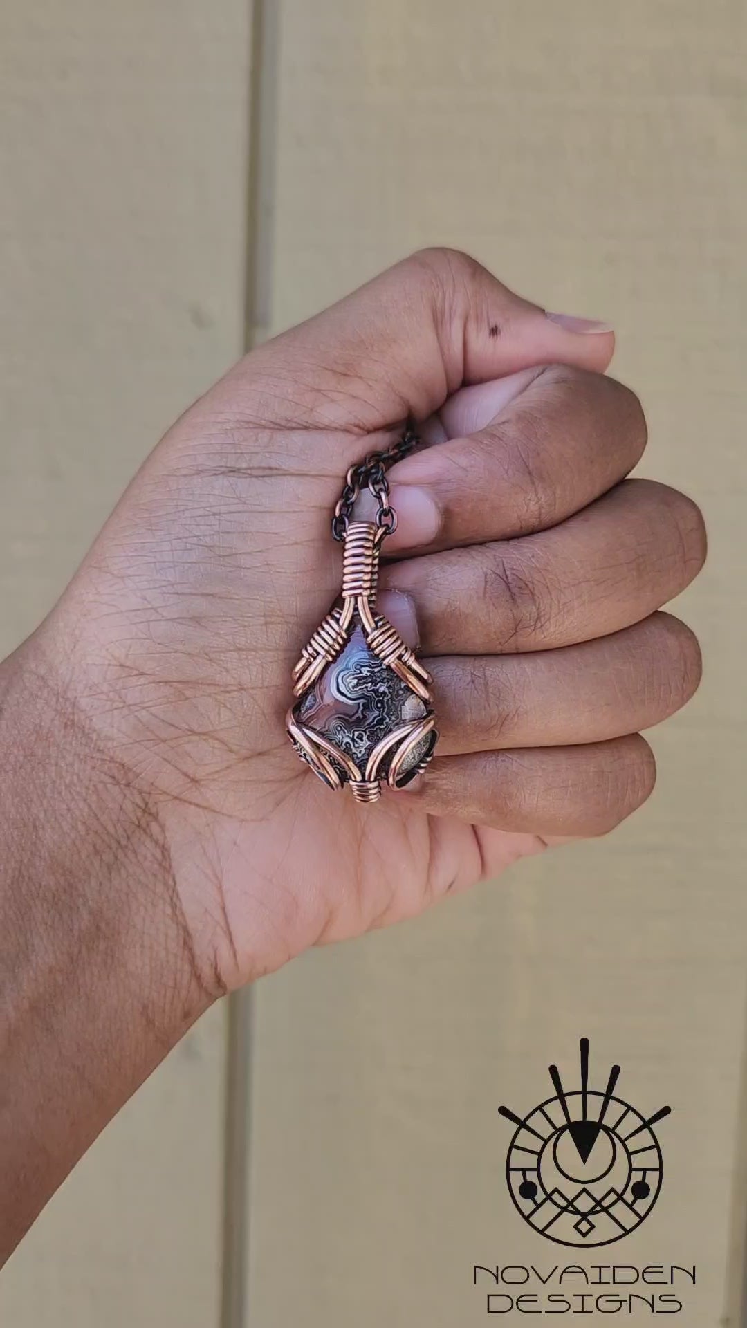 Load and play video in Gallery viewer, Deep Crazy Lace Agate in Copper