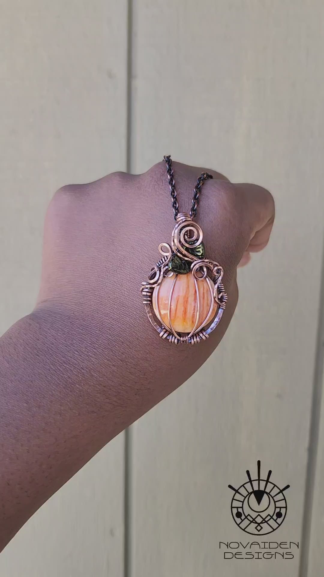 Load and play video in Gallery viewer, Spiny Oyster Shell Copper Pumpkin pendant