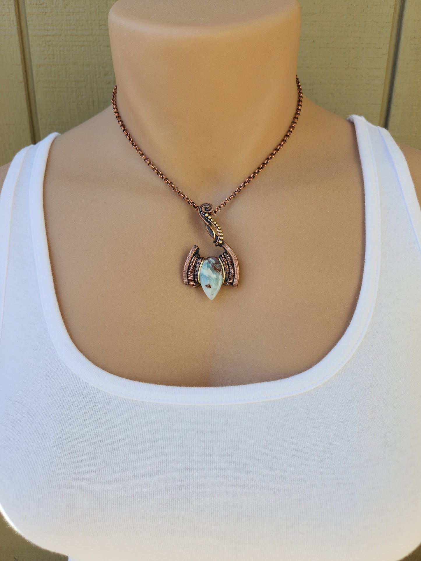 Aquaprase Pendant