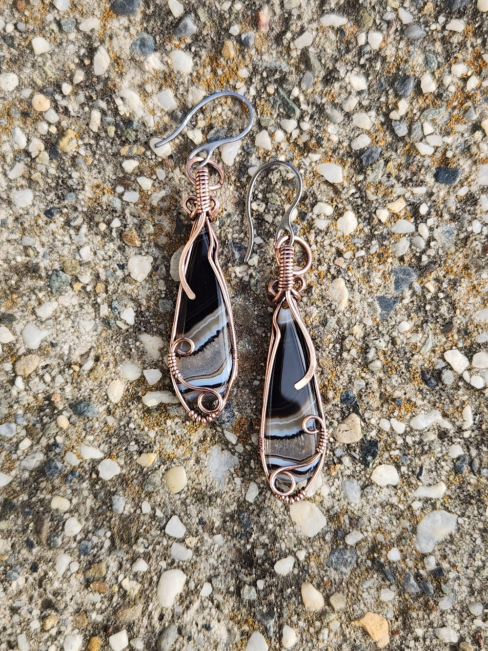 Load image into Gallery viewer, Banded Black Agate Crystal Earrings
